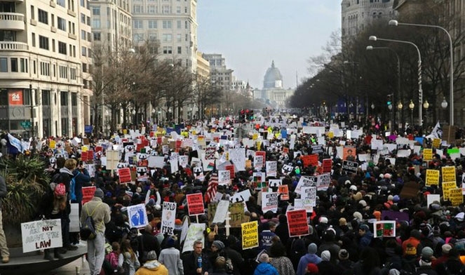 Marchan en Washington por muertes de afroamericanos