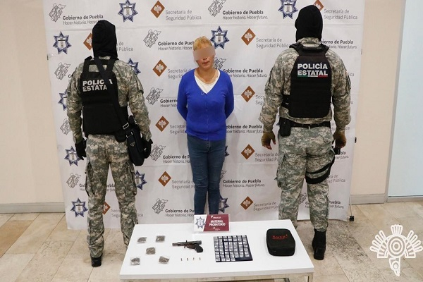 Mujer de la banda “Los 14” es capturada en Puebla por venta de droga y robo