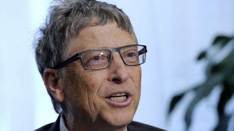 Bill Gates trabaja en anticonceptivo a control remoto