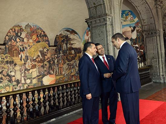 Moreno Valle  asiste a la recepción del presidente de Perú
