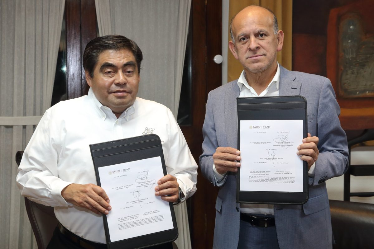 Barbosa signa convenio con el Insabi