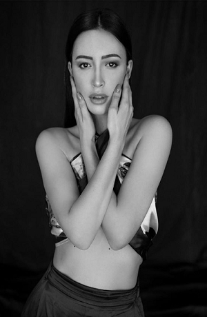 Christian Serratos es la nueva Selena para la serie en Netflix