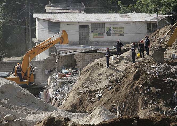 Suman 253 muertos y 374 desaparecidos por deslave en Guatemala