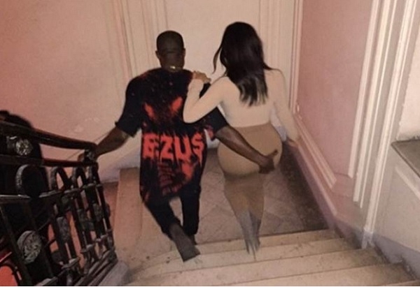 FOTOS: Kanye West presume foto tocándole el trasero a Kim Kardashian