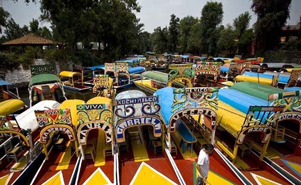 Xochimilco inicia campaña de consumo responsable de alcohol en trajineras