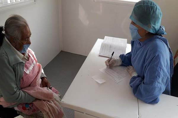 México rebasa los 300 mil casos confirmados de COVID-19