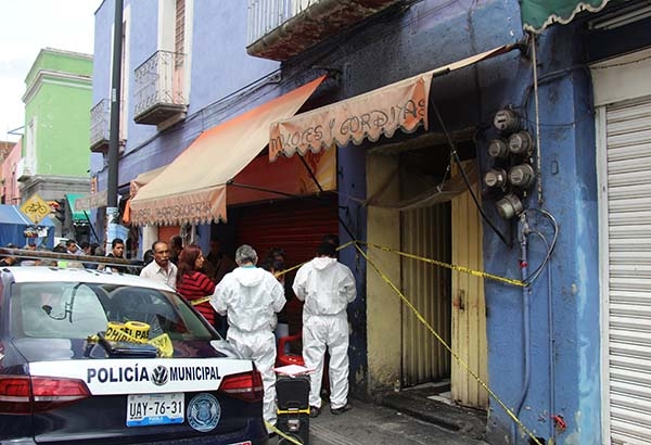 FGE indaga crimen pasional en caso de marisquería de la 6 Poniente; más de 30 puñaladas y no robaron nada