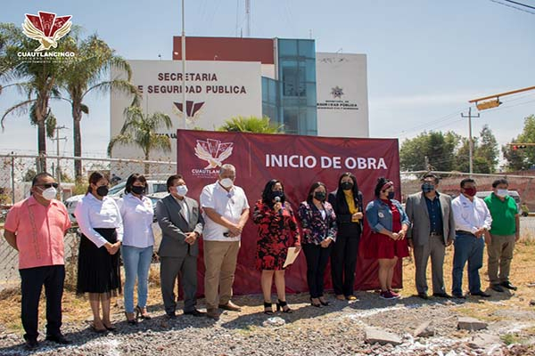 Lupita Daniel arranca la construcción del edificio CIS Cuautlancingo