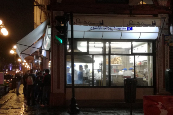 Asaltan churrería que está detrás de Catedral; un detenido