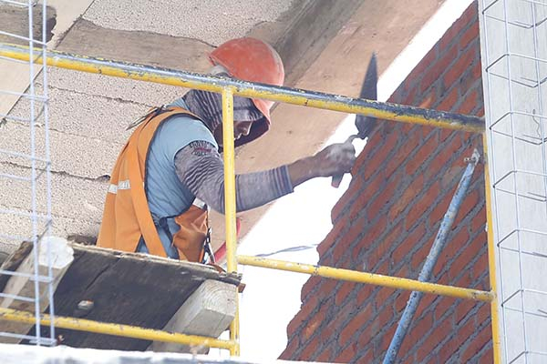 Construcción de vivienda cayó 40% en Puebla, por pandemia