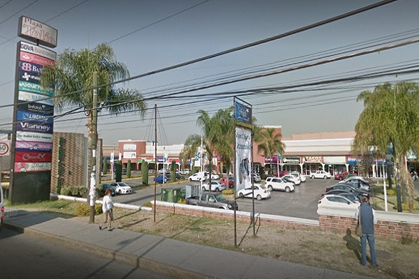 Roban más de 300 mil pesos a cuentahabiente en Plaza Tolín