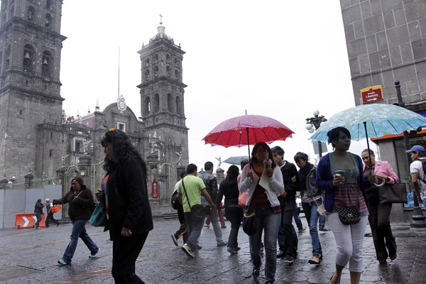 Lluvias muy fuertes en Puebla este viernes por la Onda Tropical 8