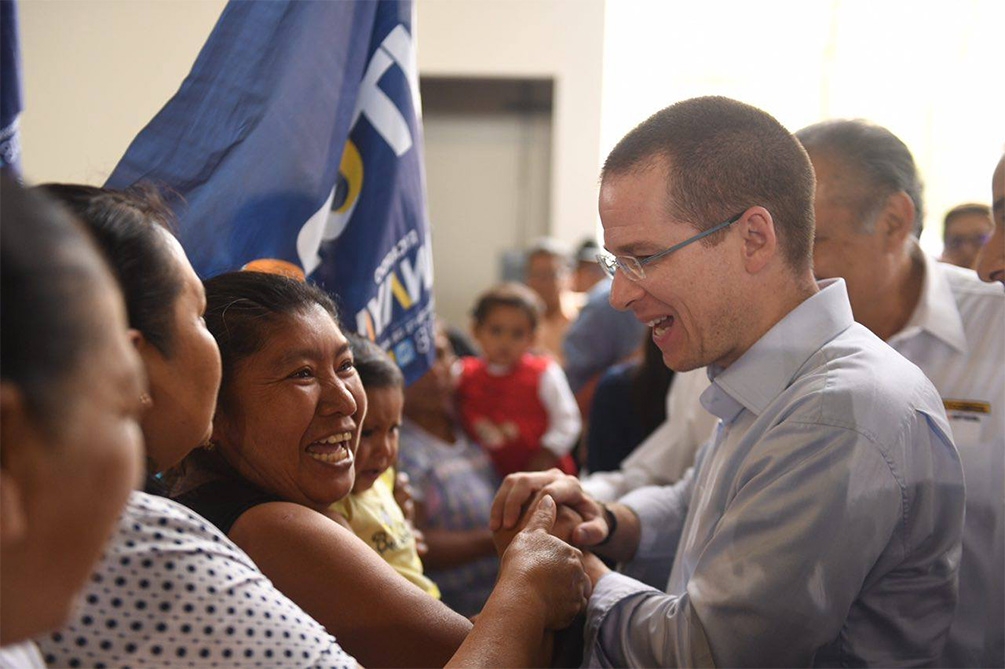 Anaya defiende a empresarios y critica a priistas