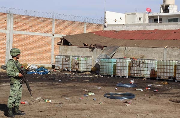 Huachicoleros buscan hacer negocios con empresarios formales dejándoles a 12 pesos el litro