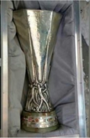 Robaron copa de la Europa League en Guanajuato…luego la recuperan