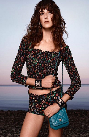 Chanel presenta “Balade en Méditerranée”, su primer desfile virtual