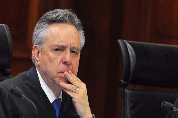 Medina Mora renunció a la SCJN; es investigado por lavado