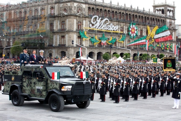 Peña Nieto estrenó vehículo militar de 769 mil dólares