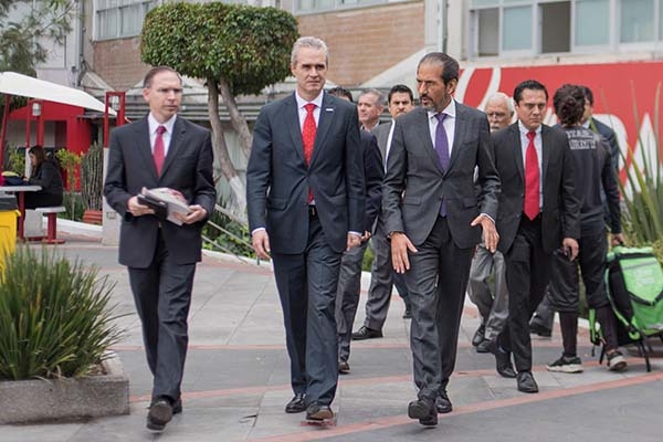 Rector de la BUAP expresa condolencias a la Upaep por asesinato de ex alumno