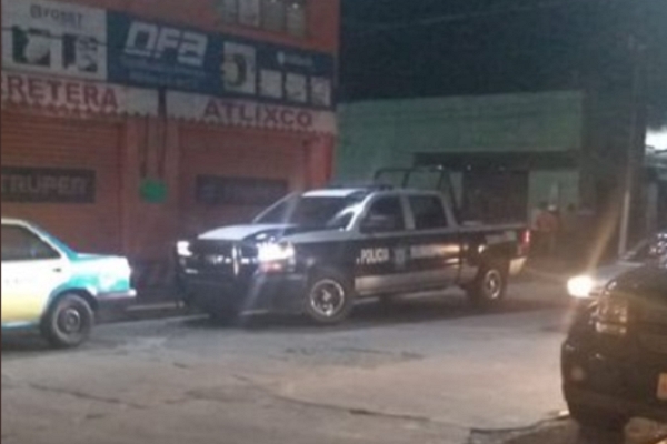Matan a un hombre a balazos al interior de un bar en Atlixco