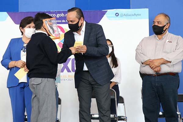 Gobierno de Atlixco destina 300 mil pesos para segunda entrega de becas 2020