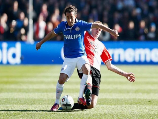 Andrés Guardado encabeza lista para elegir al mejor jugador en Holanda