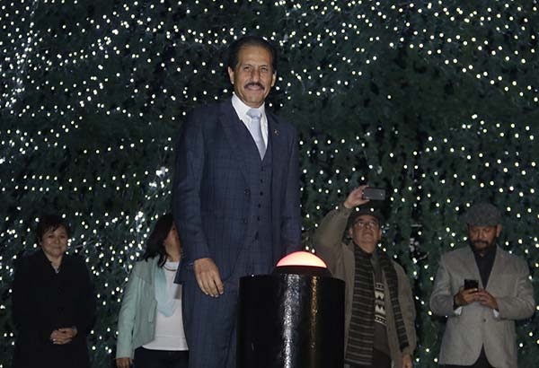 FOTOS: BUAP enciende su árbol de Navidad en el CCU