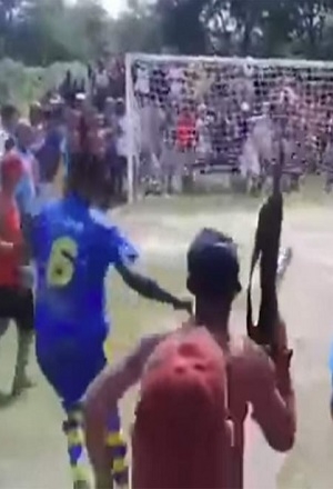 VIDEO: Cobró el penal de su vida… y con ametralladora a un lado