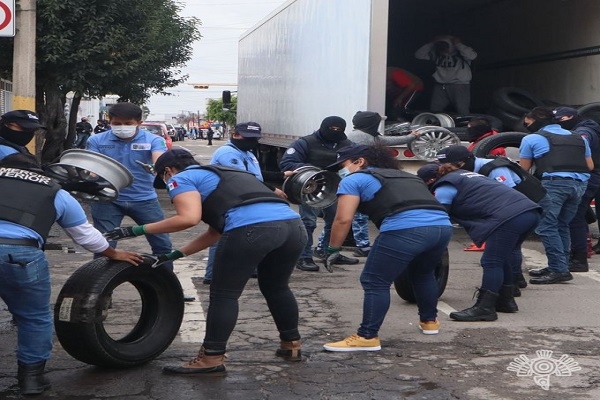 Más de 900 autopartes decomisadas y 5 narcomenudistas detenidos, saldo de operativo en la 46 Poniente