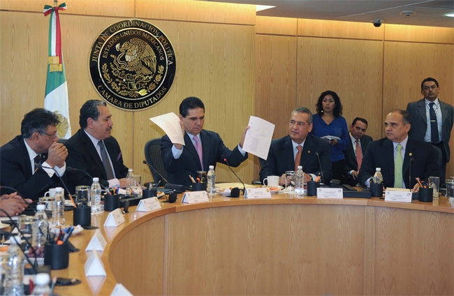 PAN y PRD se unen contra leyes secundarias en telecomunicaciones