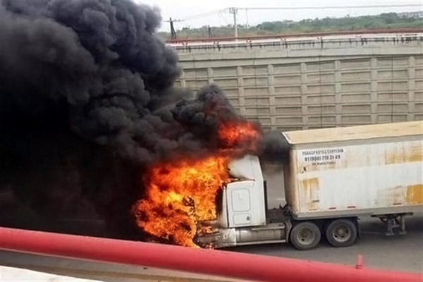 VIDEO: Balaceras y bloqueos en Tampico por captura de “El Chive”