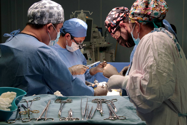 Realiza ISSSTEP cuarto trasplante renal del año