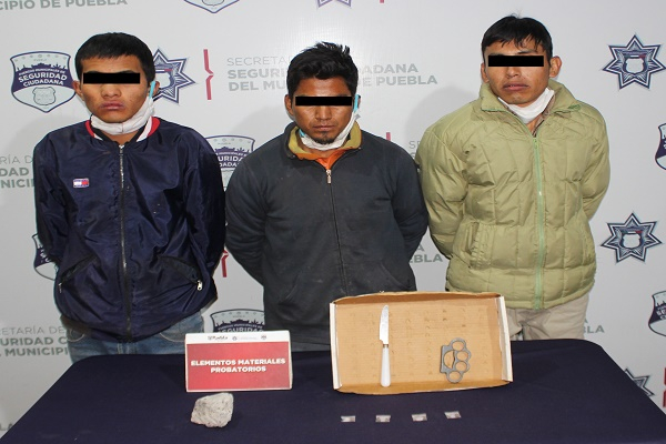 Ladrones de camiones de carga son asegurados en Puebla