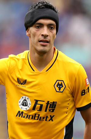 Raúl Jiménez recibe apoyo de Peter Cech para superar la fractura de cráneo