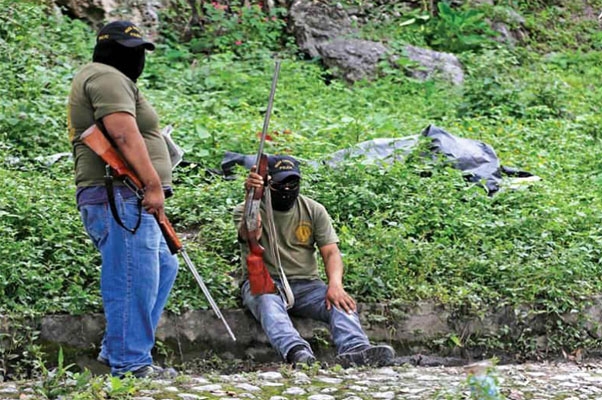 Hallan 6 fosas clandestinas más en barranca de Guerrero