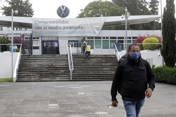 Volkswagen de México extiende paro técnico por escasez de gas natural