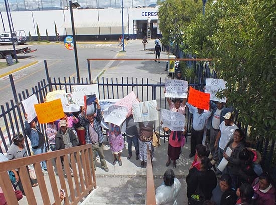 Realizan manifestación en Cereso de Tehuacán; temen liberación de asesino