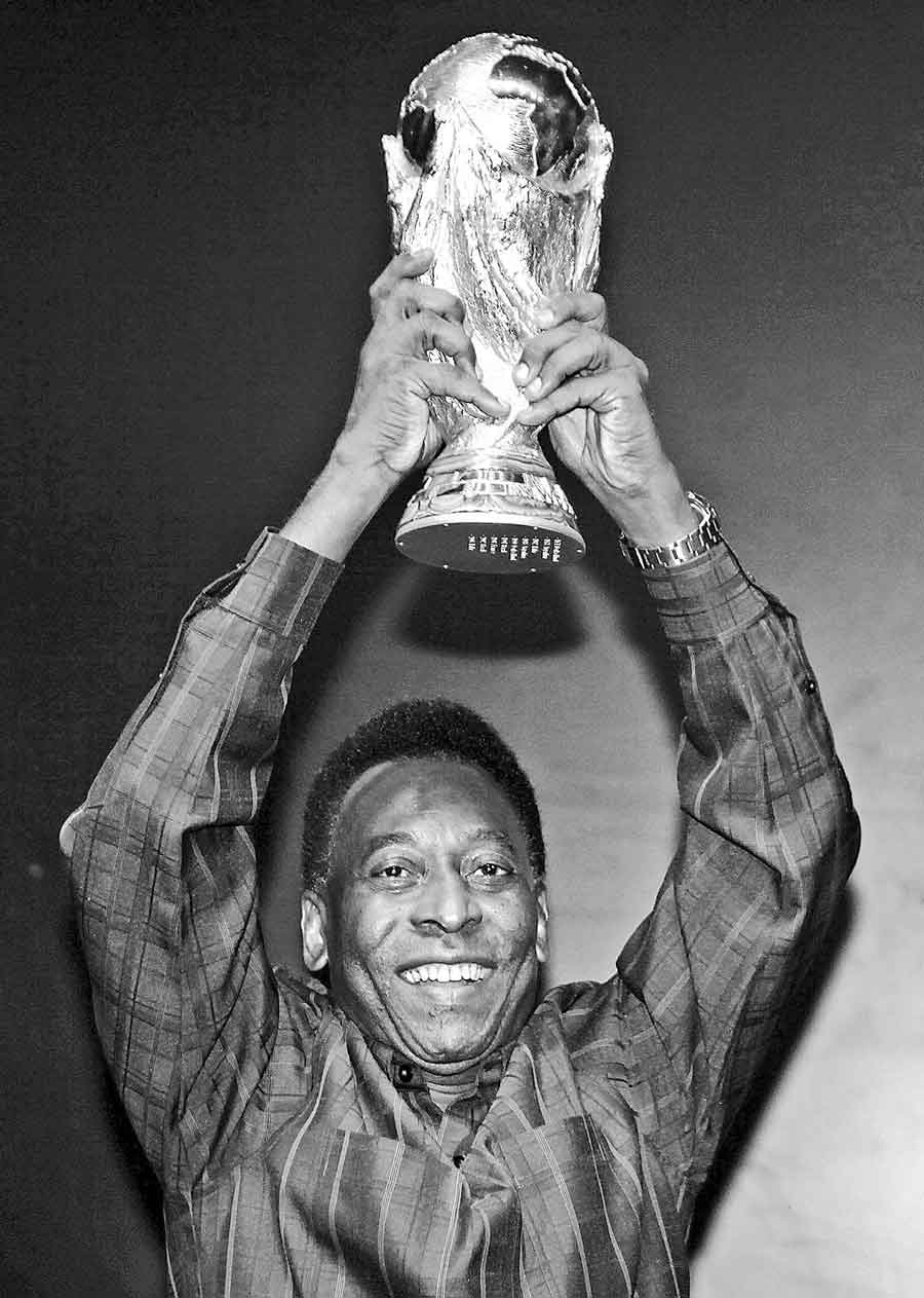 Pelé presenta su película “El Nacimiento de una Leyenda”