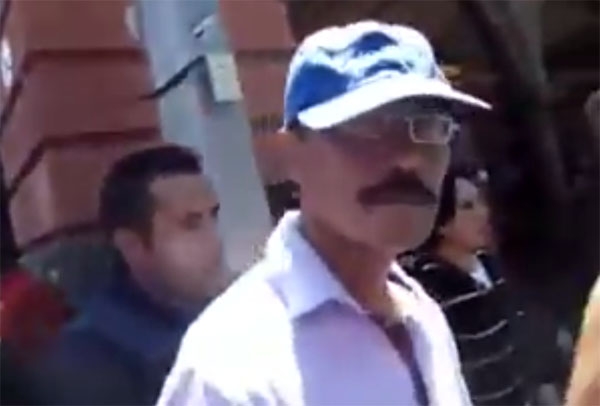 VIDEO: Policías de Puebla detienen a bolero por carecer de permiso