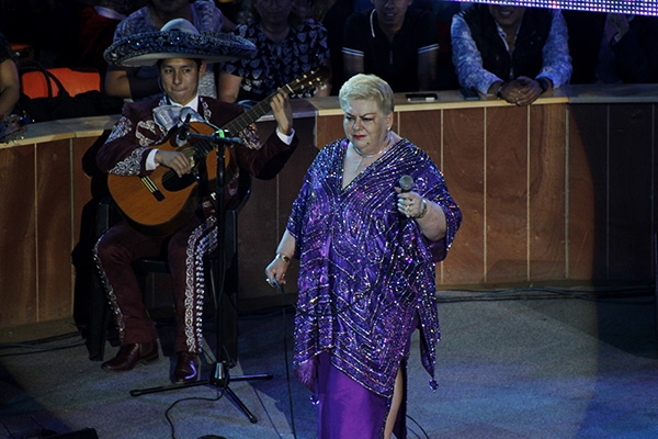 Paquita la del Barrio finaliza el Palenque de Puebla con lleno total