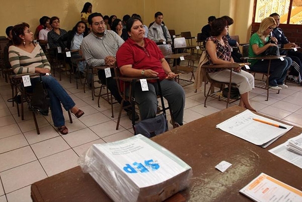 INEE exige al gobierno federal aplicar evaluación a maestros
