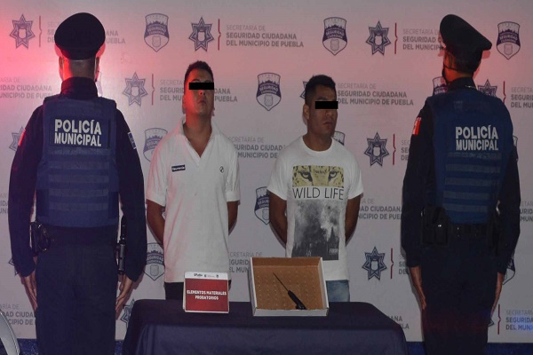 Detienen a pareja que simulaba colisiones para asaltar automovilistas en Puebla