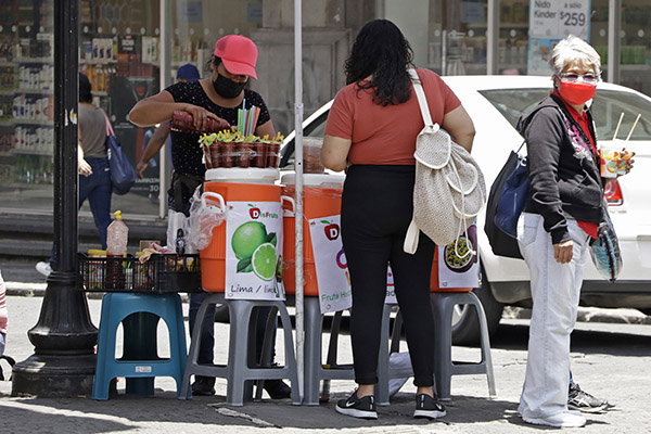 Ayuntamientos poblanos ignoran el 42% de las quejas en contra de ambulantes: CIC
