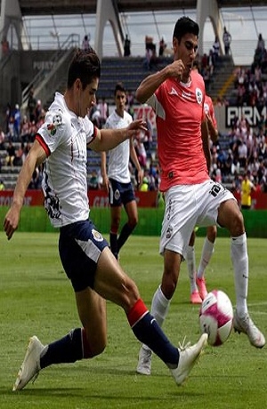 Lobos BUAP y Chivas regalaron igualada 1-1 en CU