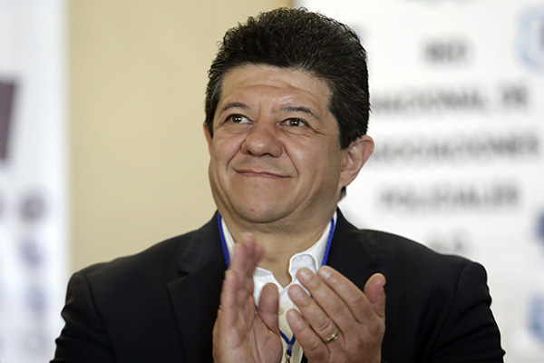 Karam aprovecha exoneración de Kamel Nacif y va contra orden de captura: Cacho