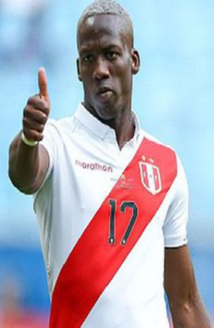 Luis Advíncula, ex Lobo BUAP que destaca en el Rayo Vallecano en la segunda de España