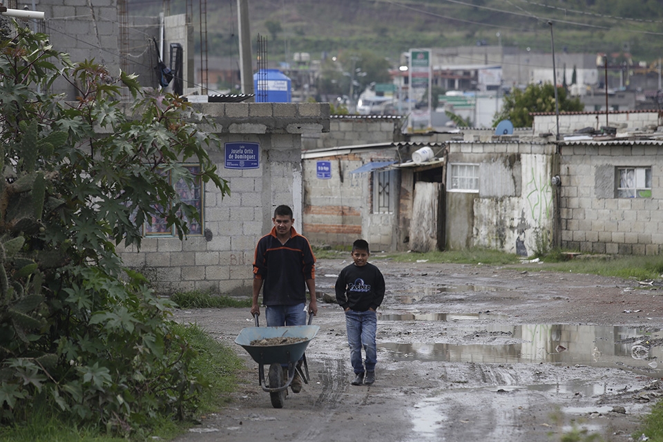 Desalojan a 40 familias del sur de la ciudad de Puebla por inundaciones