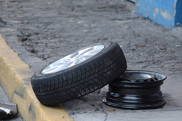Se denuncian dos casos de robo de autopartes al día en Puebla Capital