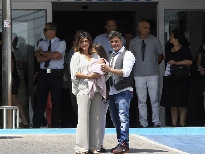 Alejandro Sanz presentó a su hija Alma