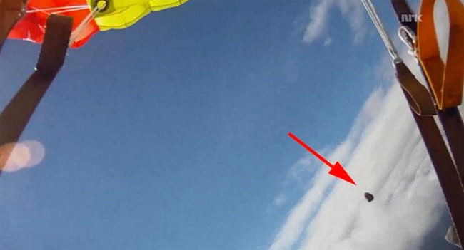 VIDEO: Paracaidista graba el paso de un meteorito